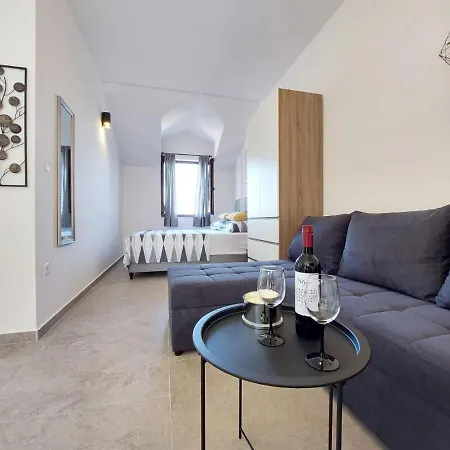 Lavanda - Free Parking And Grill Apartament
