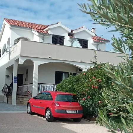 Lavanda - Free Parking And Grill *