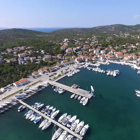 Lavanda - Free Parking And Grill *