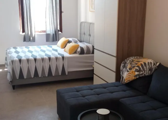 Lavanda - Free Parking And Grill *